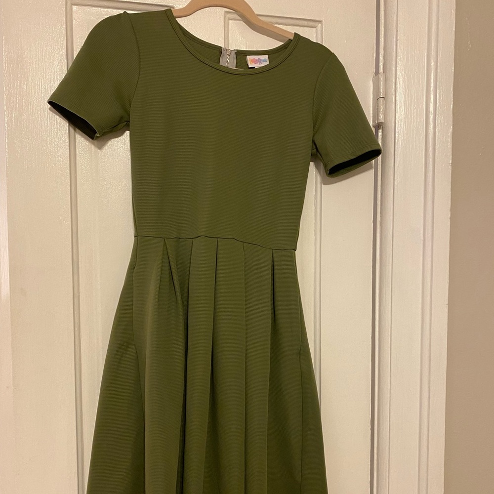 Cap sleeve Lularoe dress in green size xs